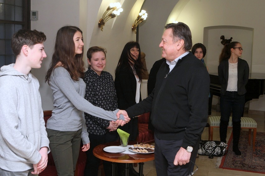 4_sprejem_ucencev_ki_so_se_udelezili_mednarodnega_tekmovanja_nrovan